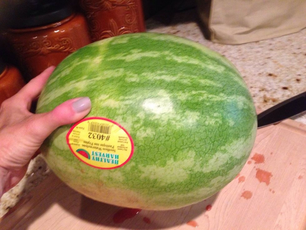 Also, the melon should be evenly round or evenly oblong. Evenness insures the inside is equally ripened, without any bad spots.