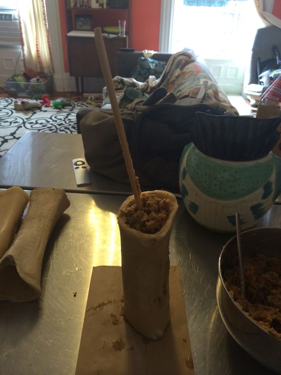 Also use a chopstick to wedge the mixture further down so the bone is completely full.