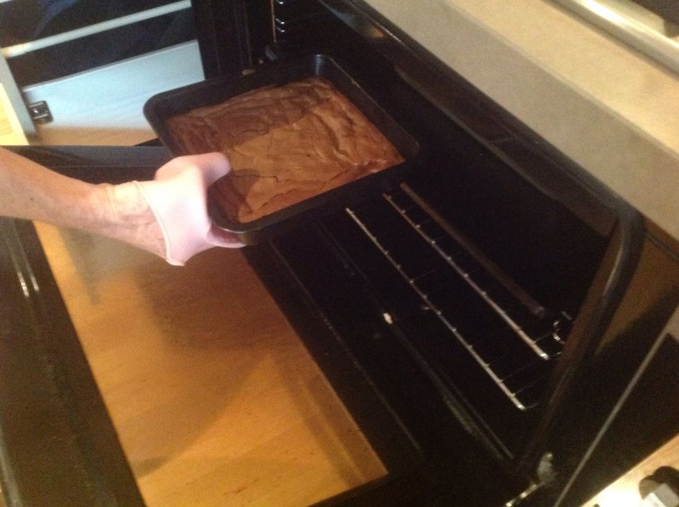 Always put a oven mit on when taking the dish out of the oven. NEVER USE A WET TOWEL!