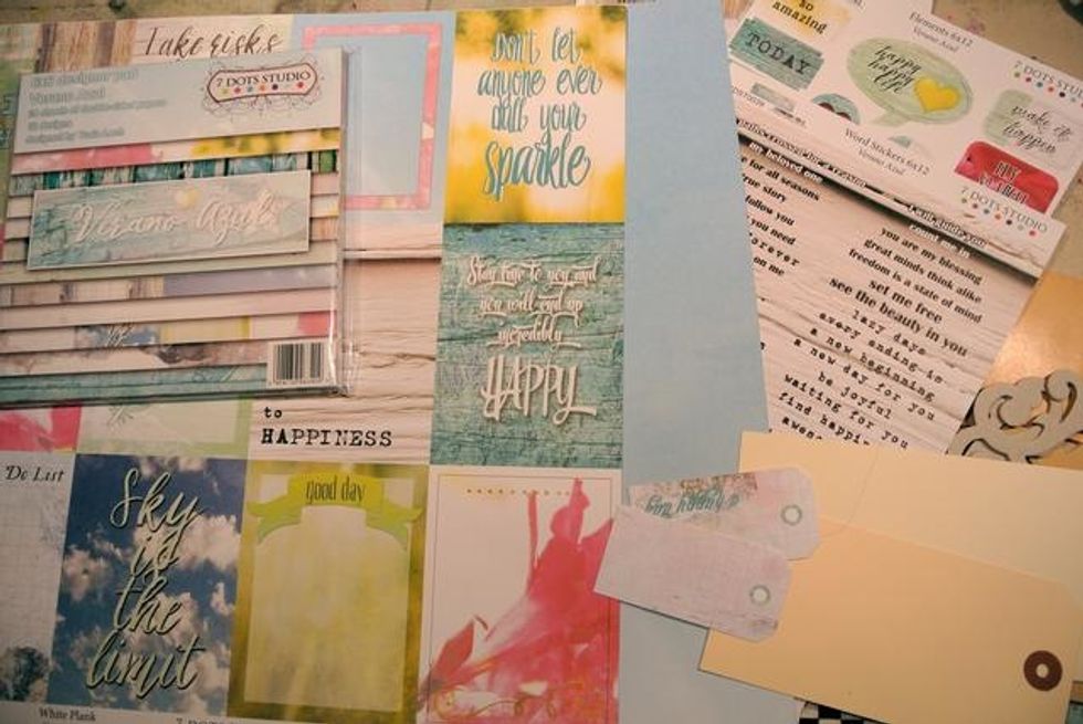 ....And a paper collection from 7 Dots Studio, Verano Azul.