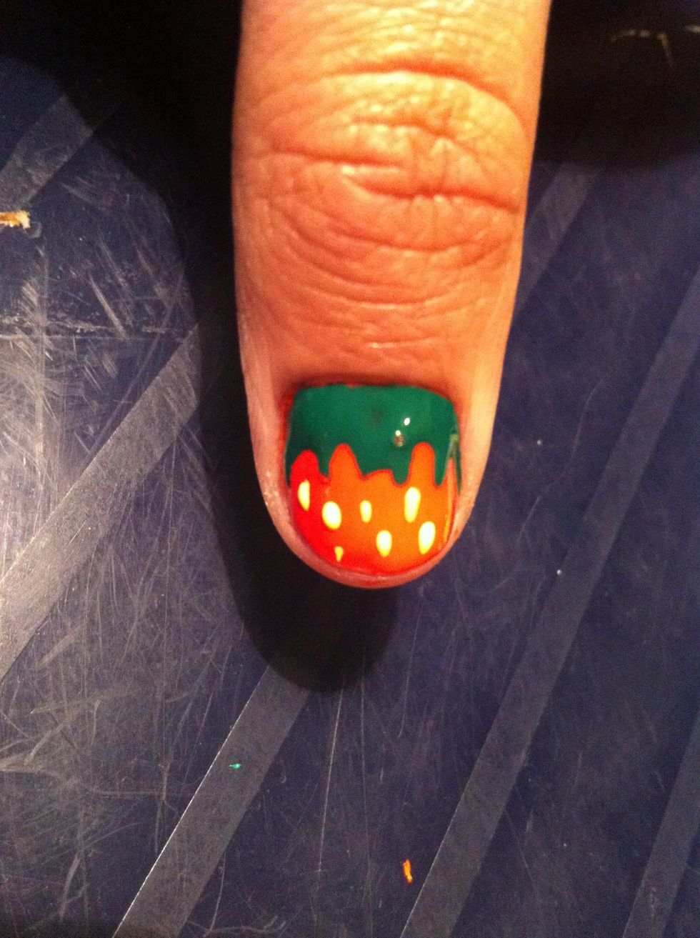 And draw your seeds, you can do them as dots but I do them as tiny lines :) leaving your ring finger out if you have nail gems if you don't, it's all good just carry on