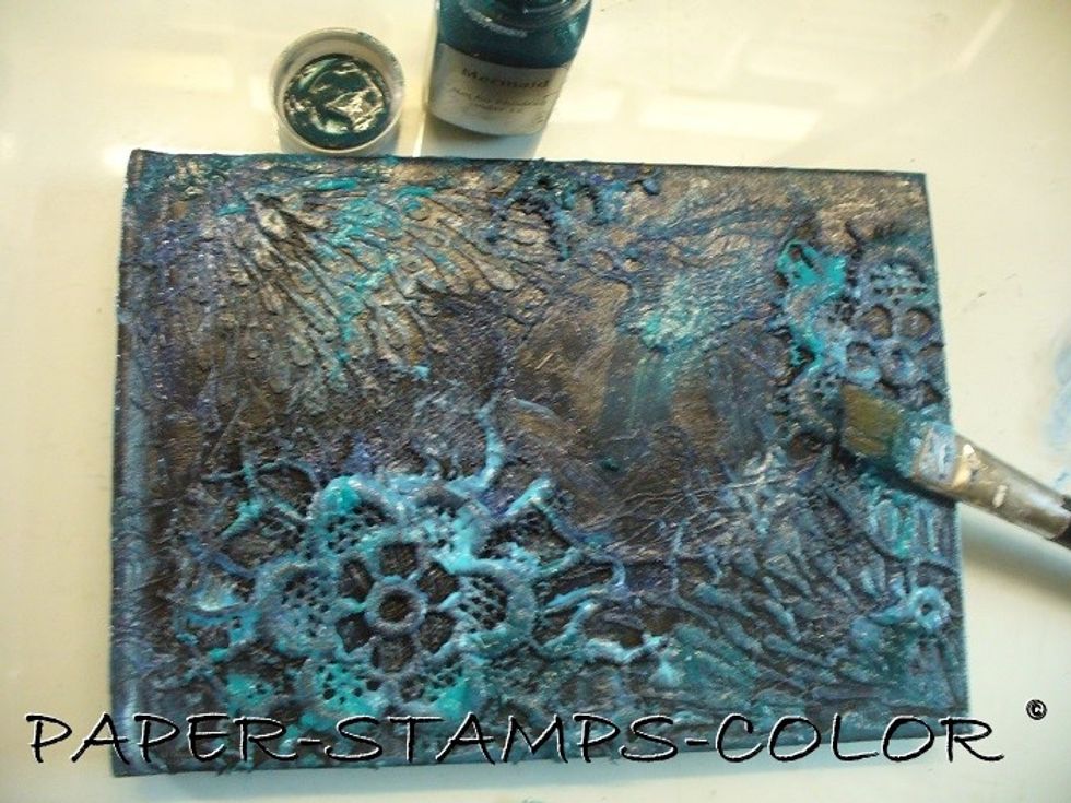... and finally add the Mermaid Sorbet with the sturdy brush! You can see how nice it looks, all the different blues.