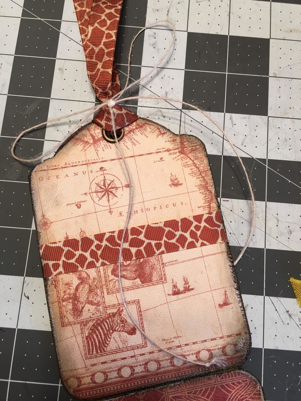 And finish them with a button string bow or bow from other ribbons.