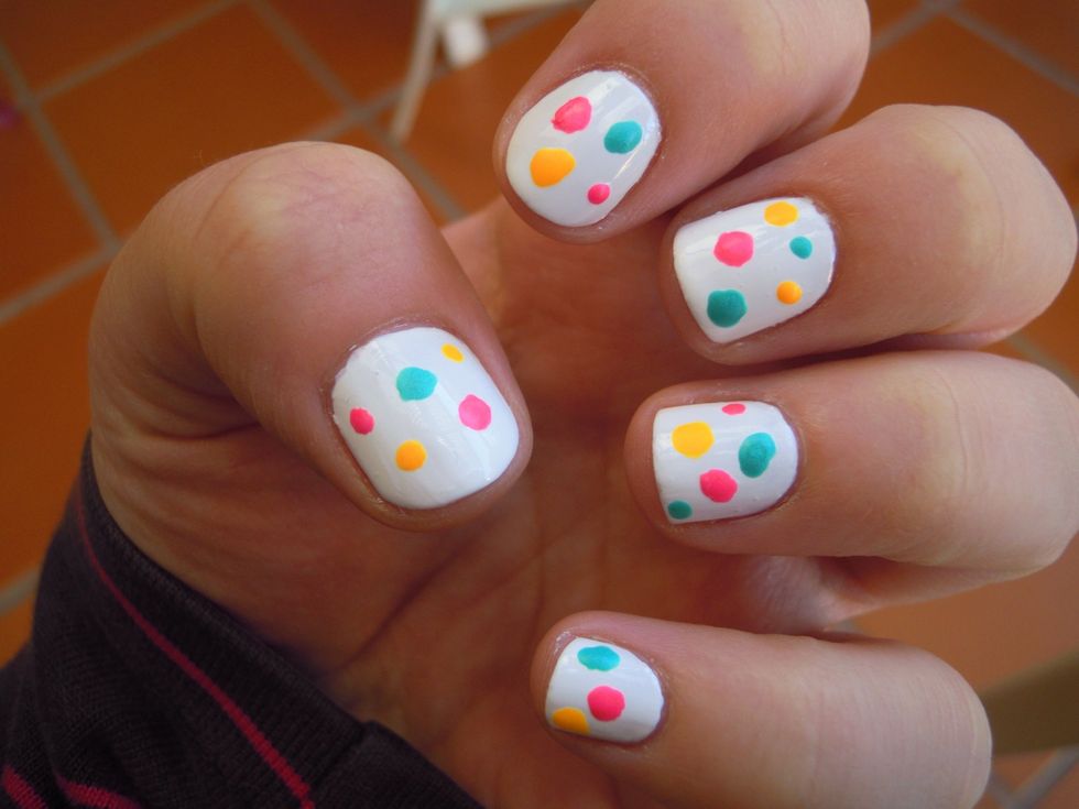And finish with the turquoise dots.
