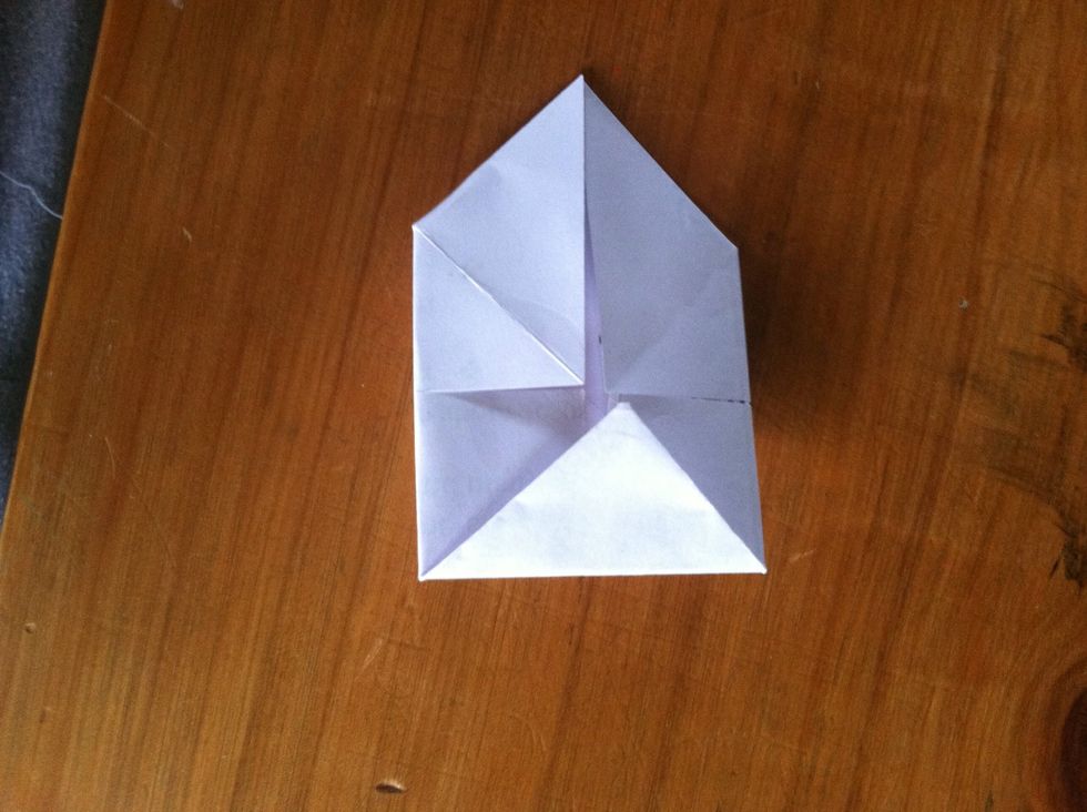 And fold both corners to the center, like the other ones
