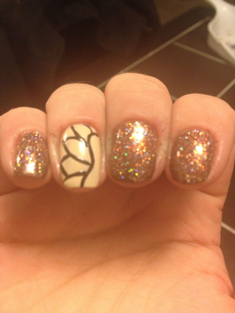 And fourth. You can do your feathers as you want, do a lot, or a little. This is YOUR design, do it as you want :)