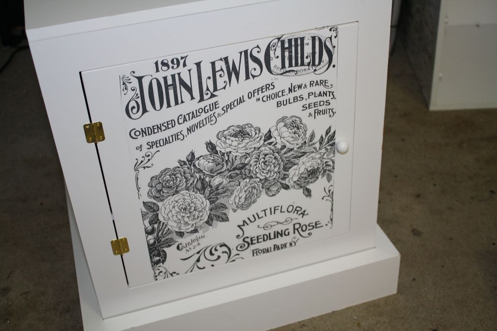 And here it is , from plain to super gorgeous! If you like the clean look , you are done here! I wanted to add a bit of color! You could even sand this down fro a more distressed look!