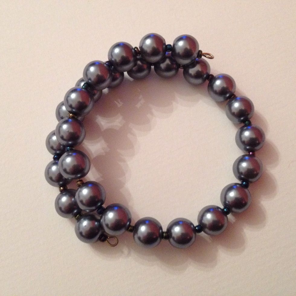 And here's what we have so far, a completed bracelet. Now let's add the final touches.