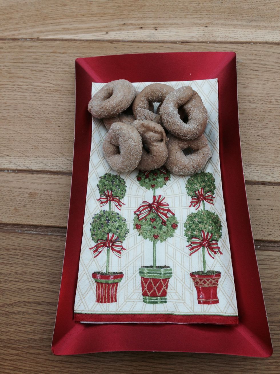 And here they are ready to serve! They are a delicious treat with a cup of coffee or a glass of wine.