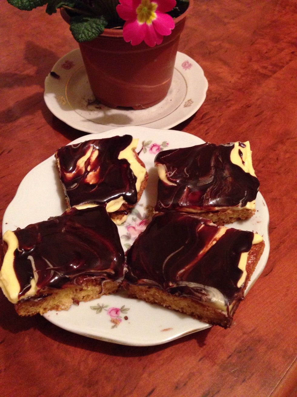 And it is done.. Just enjoy it... Thank u guys for watching and i will be glad if you'll leave comments about my cake,,\ud83d\ude0b\ud83d\ude0b\ud83d\ude0b