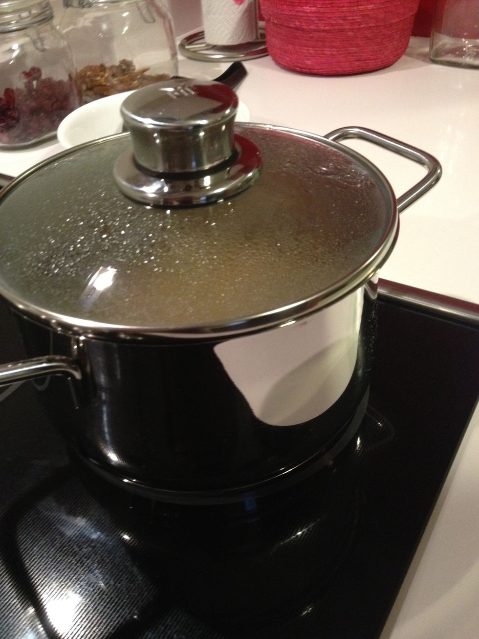 and let it boil for 3 to 4 minutes under lid