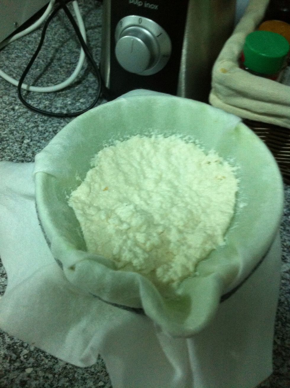 And let sit for 15 min, so all the whey can drain properly