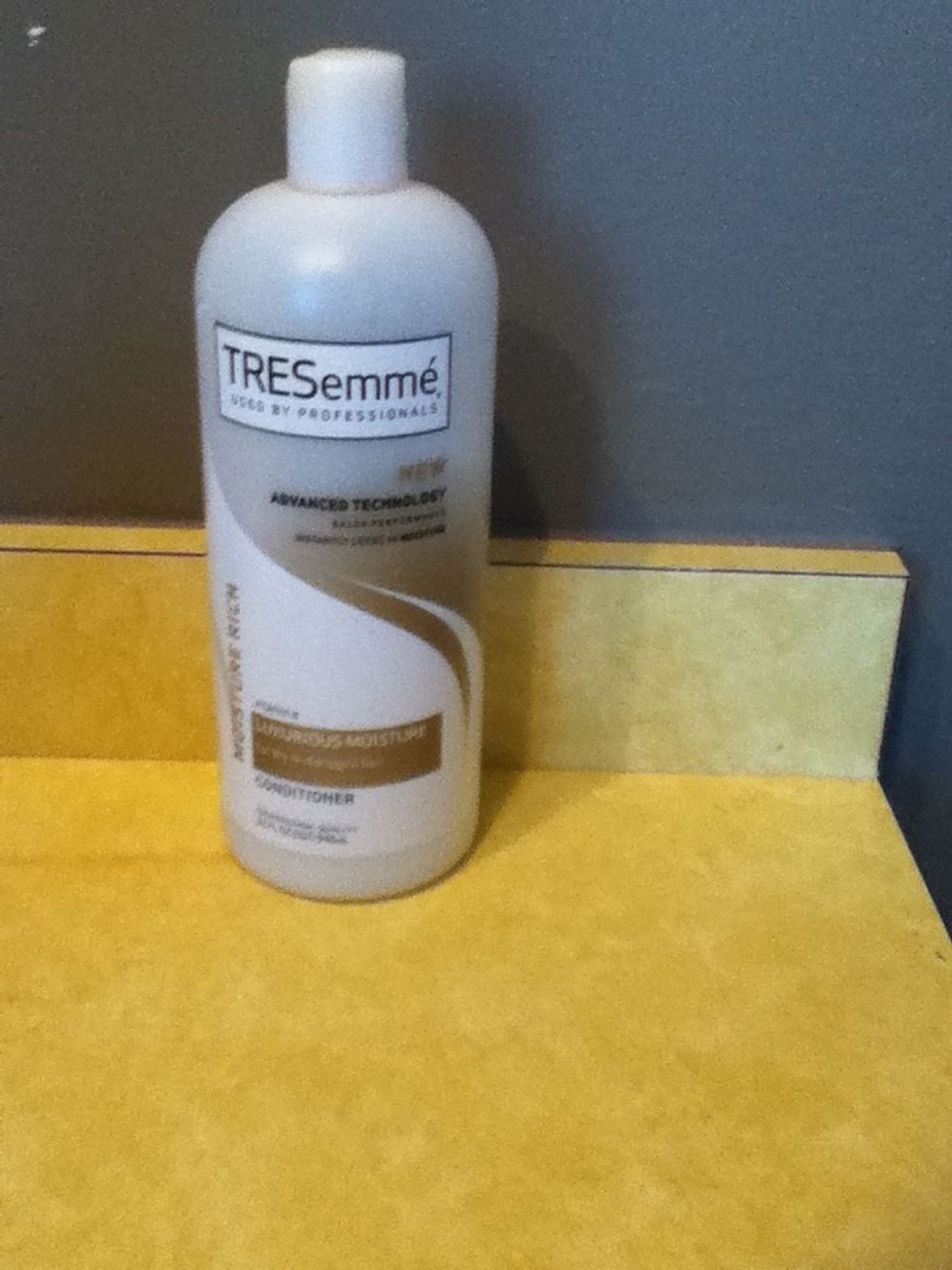 And my Conditioner is also Tres-I-Mae and I also recommend it.\ud83d\ude0a\ud83d\ude09