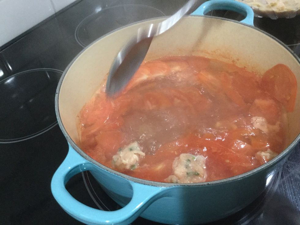 And put a little bit of the meatball mixture in the spoon and put it in the pot. \ud83d\udc4c\ud83c\udffb\ud83d\ude00