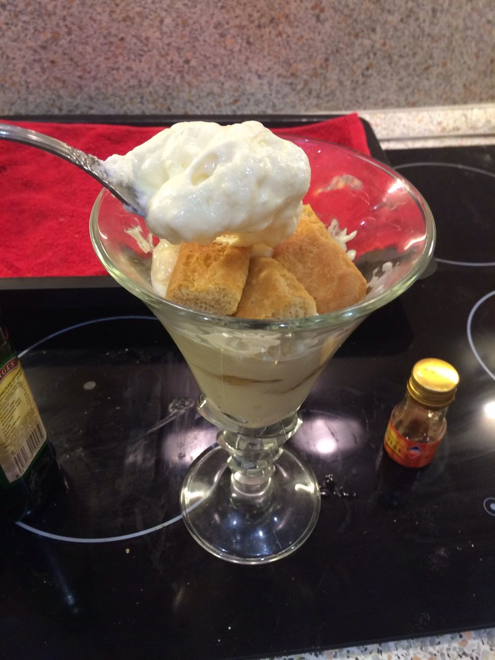 @and..: put cream and ladyfingers layer by layer in a form