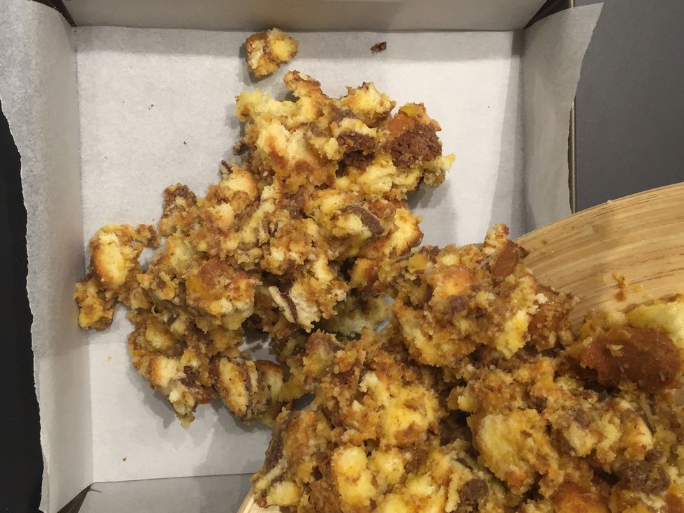 And put in the mould. Here I used a 20x20 cm lined with parchment paper. Press them tight and refrigerate for 4 hrs or overnight