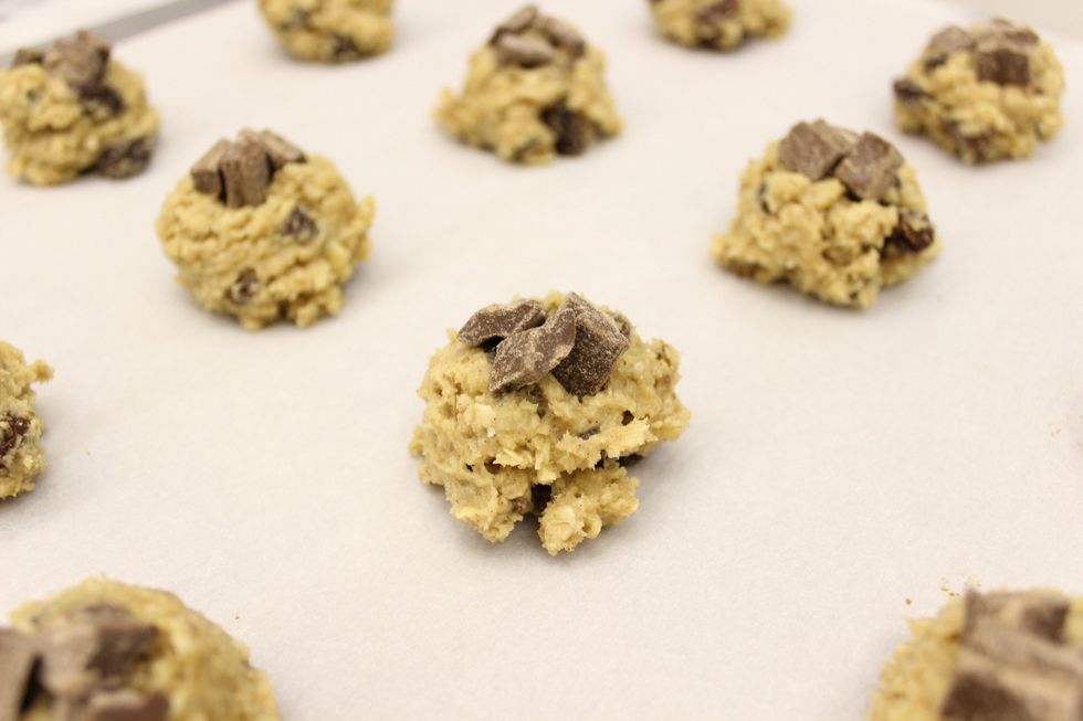 And remember....don't flatten the dough balls....unless you do like bigger flatter thin cookies.