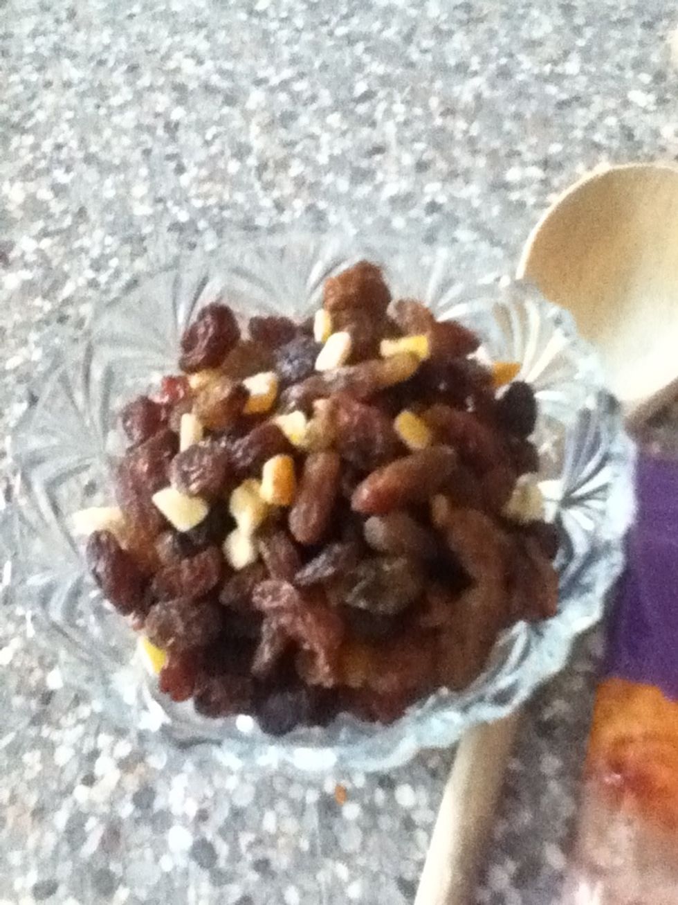 And some raisins to add ... You could also use chopped up cherries or other berries ...