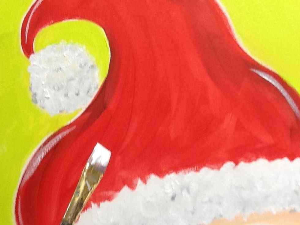 And some white accent marks to the edges of the cap.