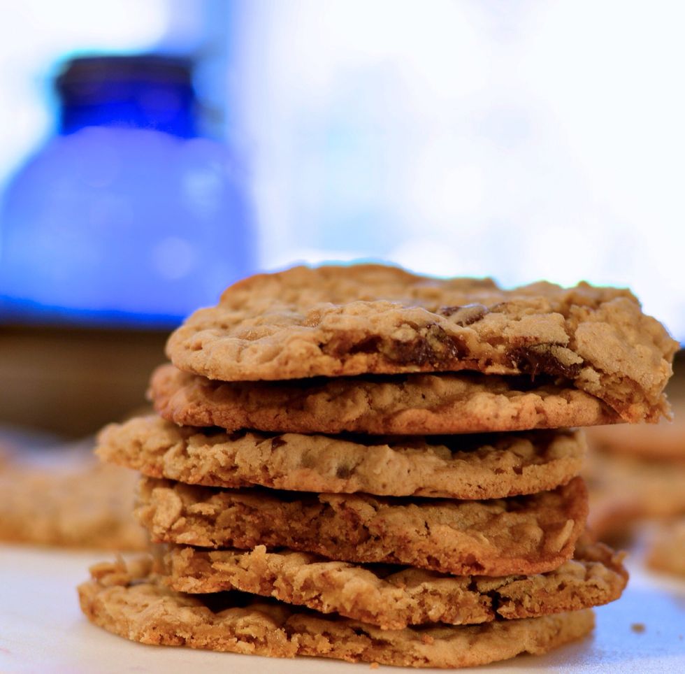 And ta da! Chocolate chip oatmeal cookies!