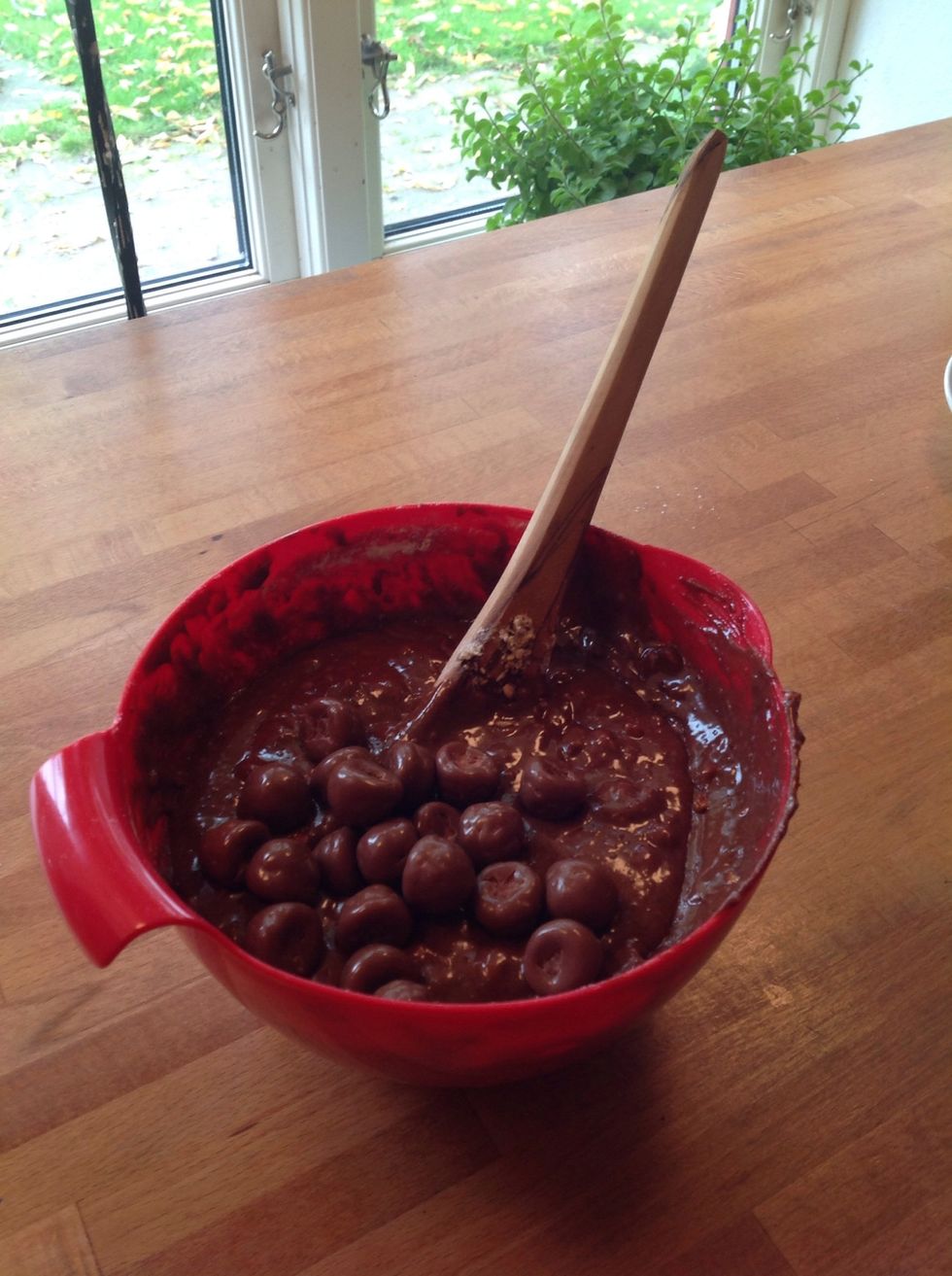 And the candy. Which is Swedish and probably not something you will find in other countries. It is a candy which is some kind of marshmallow which is covered with chocolate. Use 50 grams.