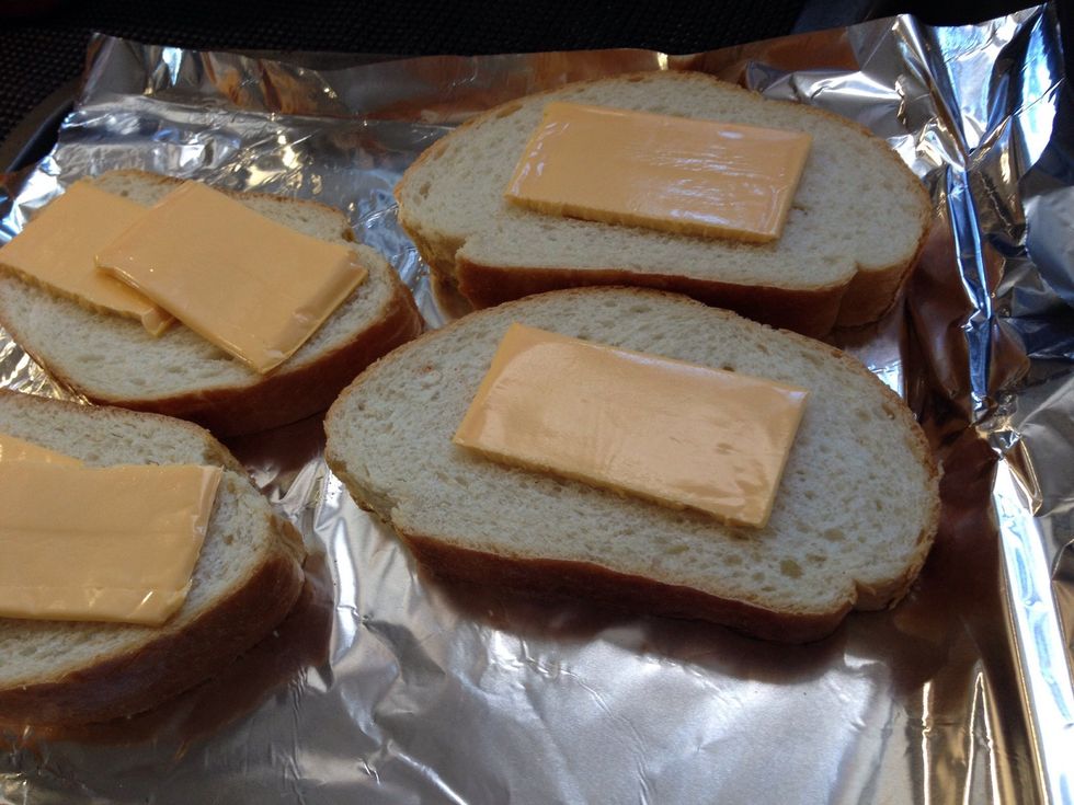 And the cheese of your choice, anything goes with comfort food even cheese slices!