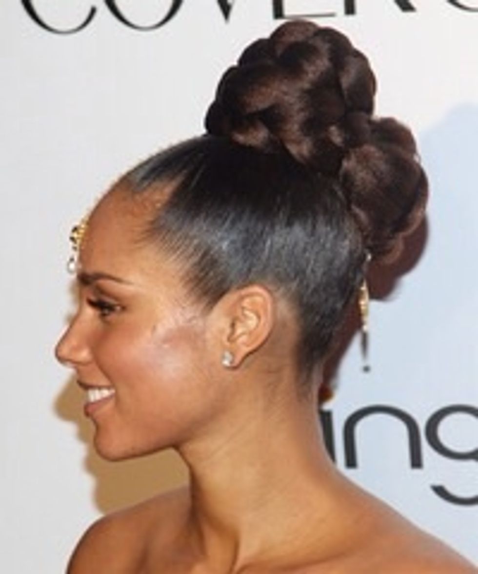 And the fourth which is Alicia Keys of course. Keep in mind I'm not illustrating her so I will be taking liberties. I'm only using it as a starting point to illustrate Isis.