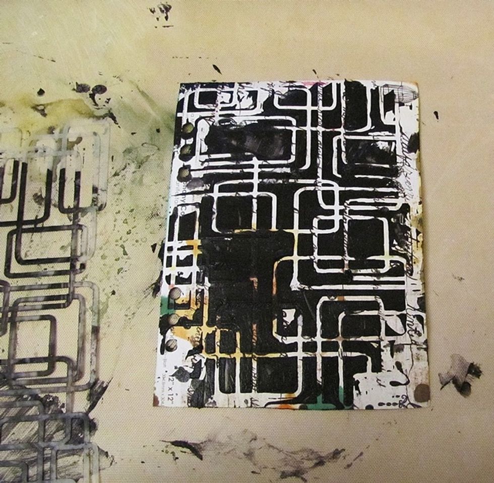 And then we have some black texture. Not perfect, but it doesn't have to be ;) It's just art journal fun - not a Wedding Card ;) Let it dry.