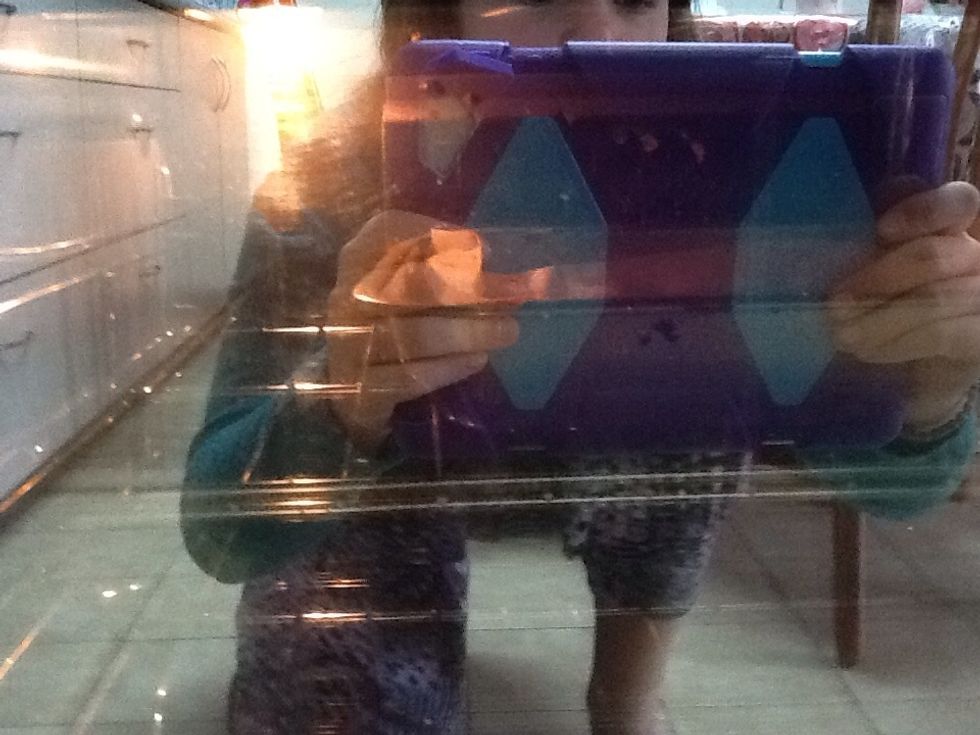 And then you have to put it into the oven and let it com for 45mins max, or you can cook it for 40mins.