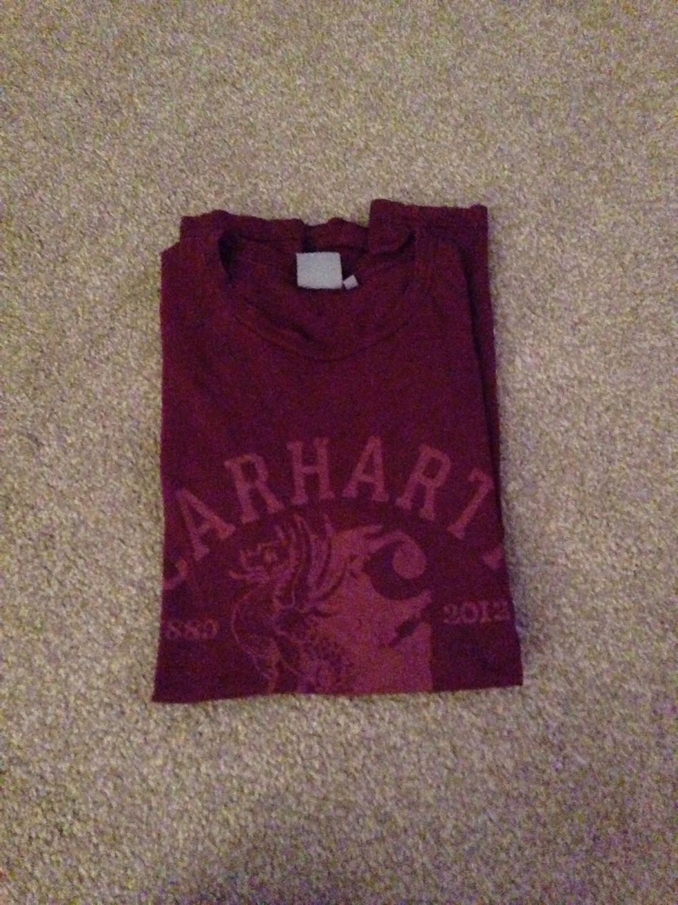 And there you have it!! A perfectly folded tshirt.