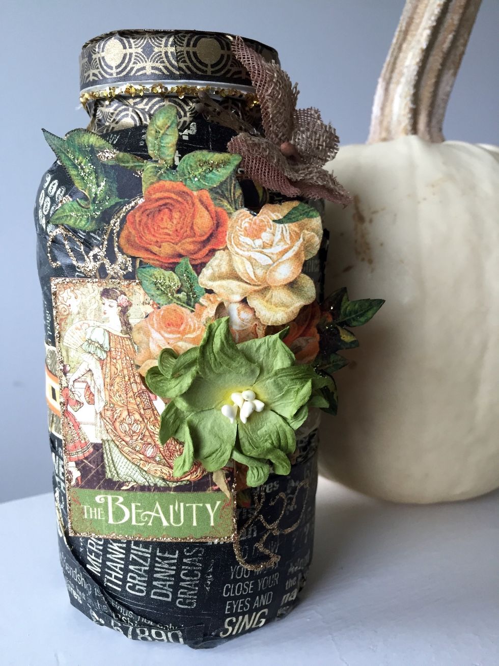 And there you have it, an altered medicine bottle you can use all throughout fall.