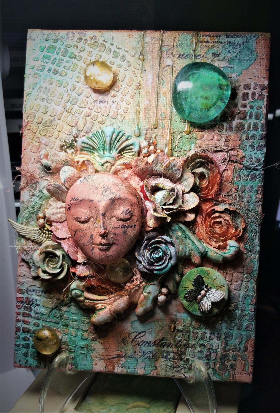 And there you have it! I hope you enjoyed this tutorial and it inspires you to create yours! Remember you can get all the yummy Art Anthology used here and more at the online store! (see last step)