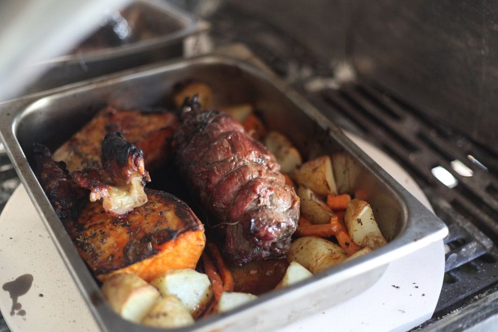 And there you have it. It's moist beef, potatoes have taken the beef flavour as the aluminium foil was not tightly closed. And everything looks divine. And the taste and fragrance was simply....