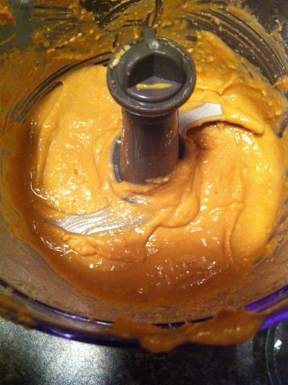 And there you have it! Simple and easy and much better than the store bought. If you want it creamier than blend longer og crunchier blend for shorter time :)