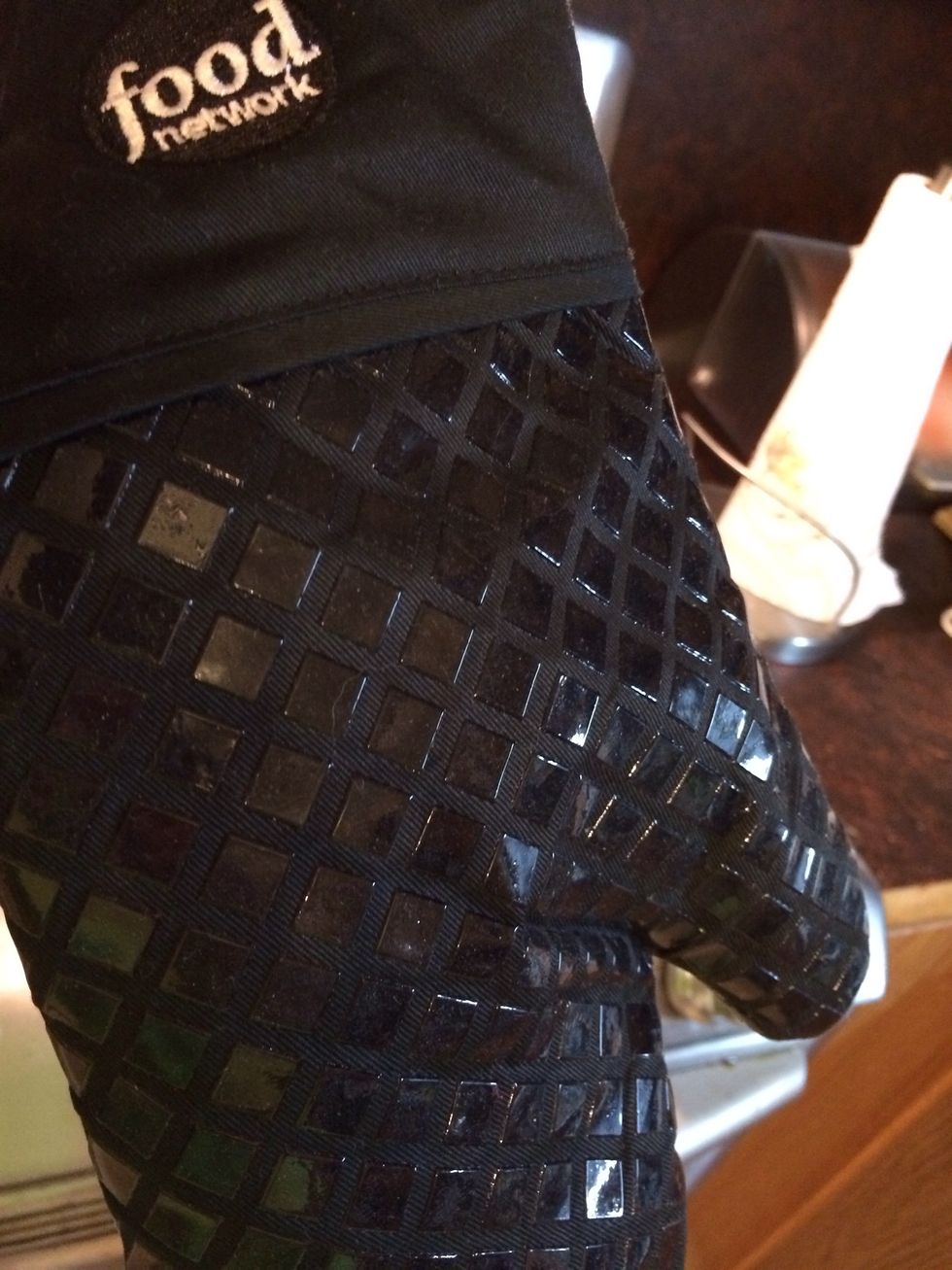 And they also have this silicone resistant blocks that add protection. Did I say they come from Food Network? Yeah and they come in many colors too!