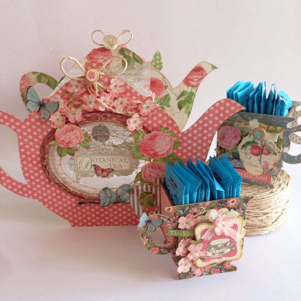 And they compliment very well with the teapot wardrobe... Ready for a perfect tea party...