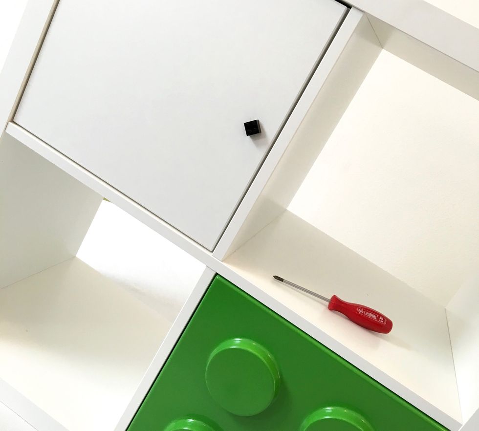 And this is how you add a LEGO brick as a door (or drawer) knob
