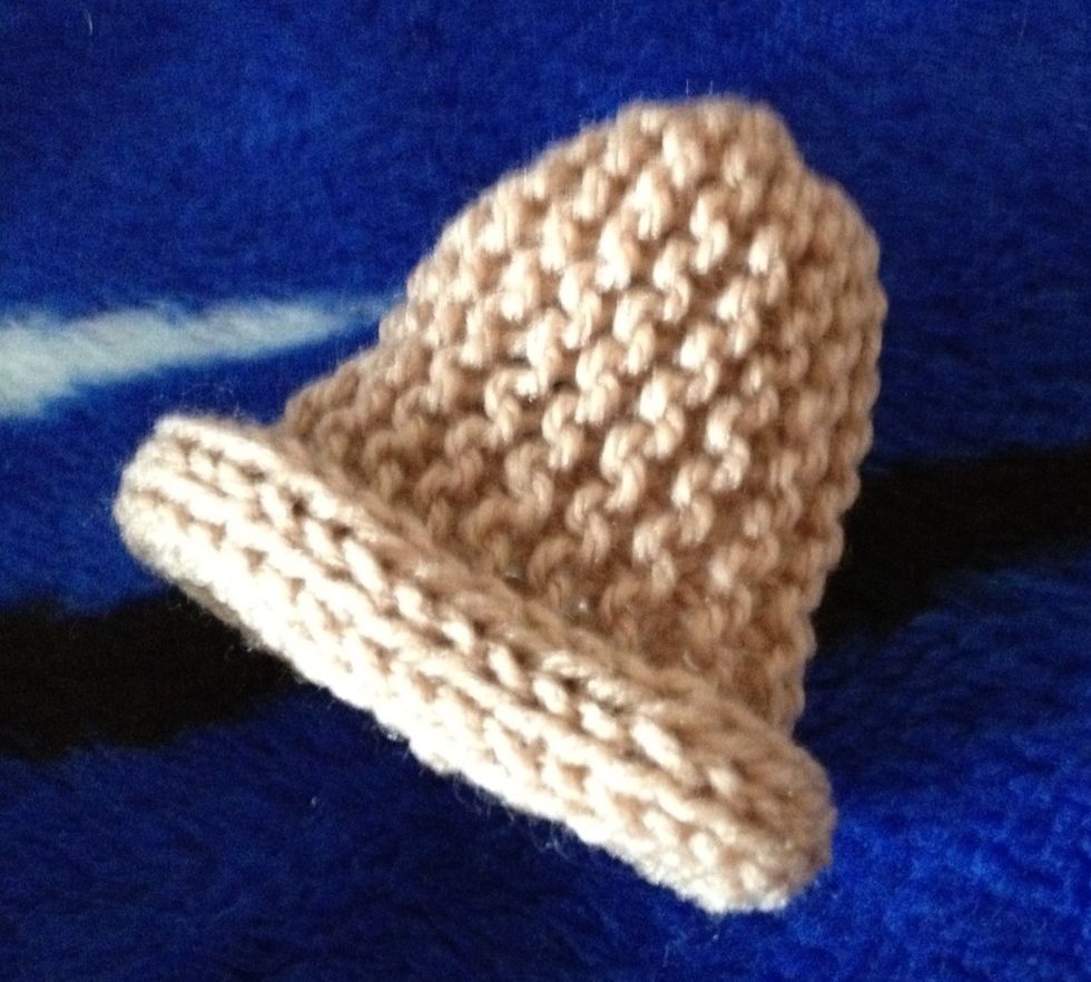 And... This is the bell! I do three for bunch with the same colour.  You can do as much as you like matching different colours... Use your imagination