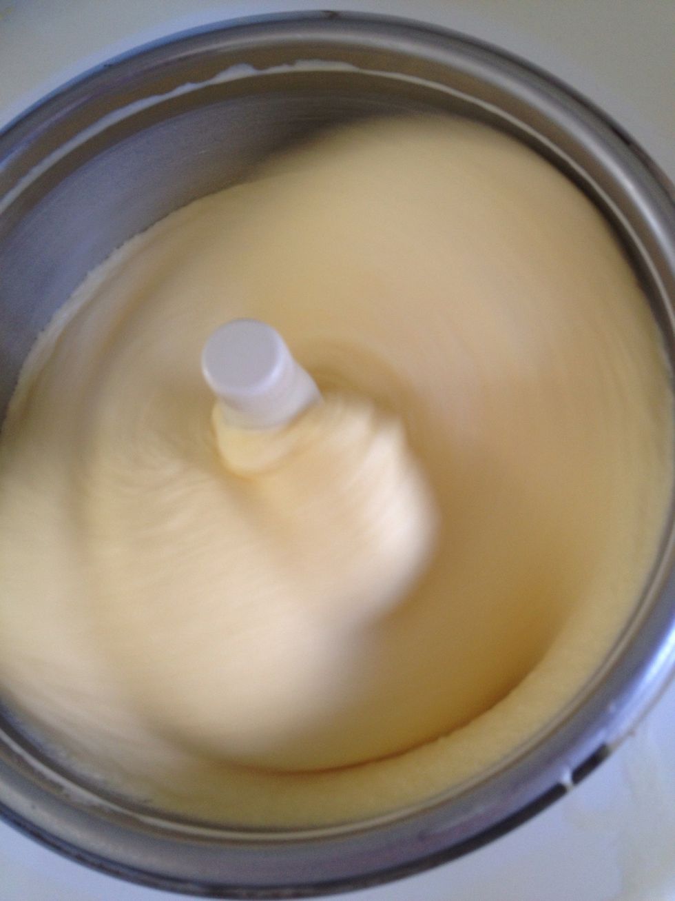 And this is the gelato! Put it in the freezer for 2 hour before adding it to the cake!