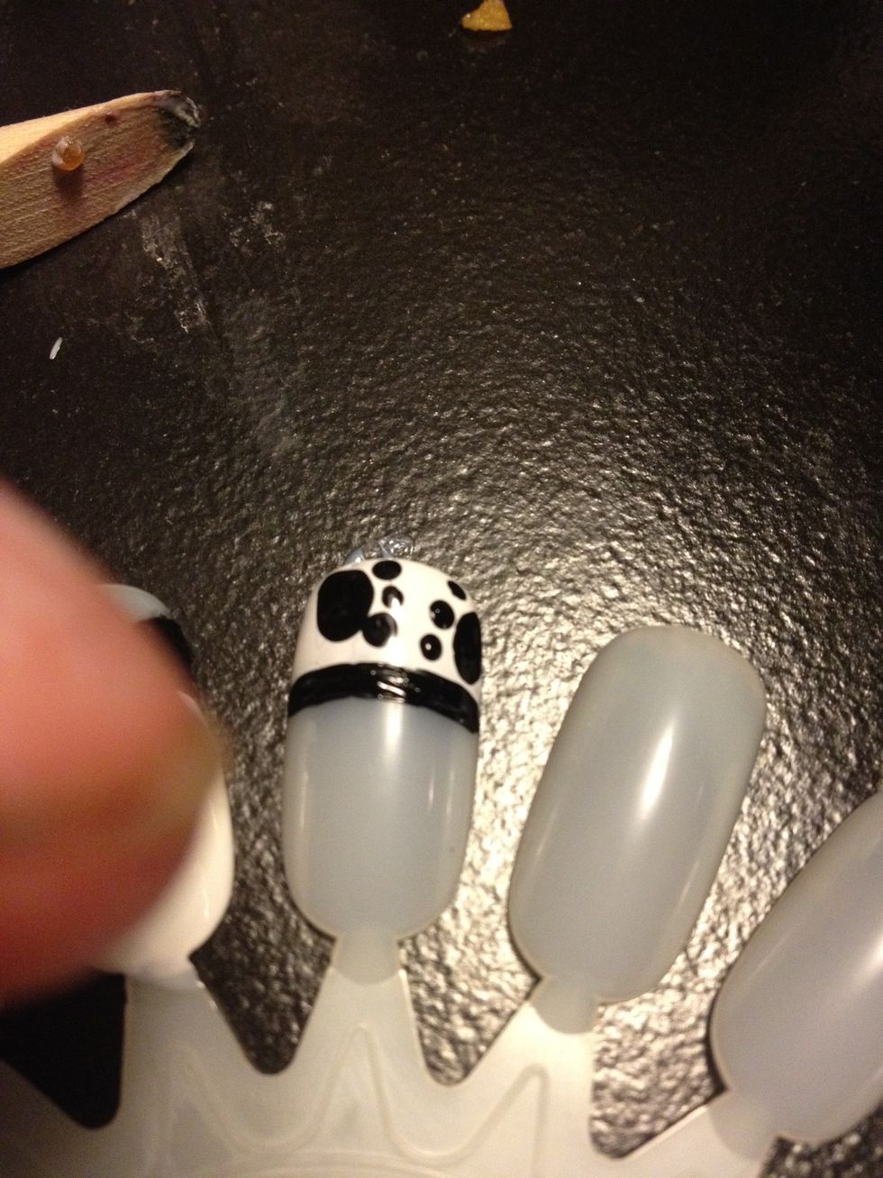 And three smaller dots for the toes. I placed two paw prints :)