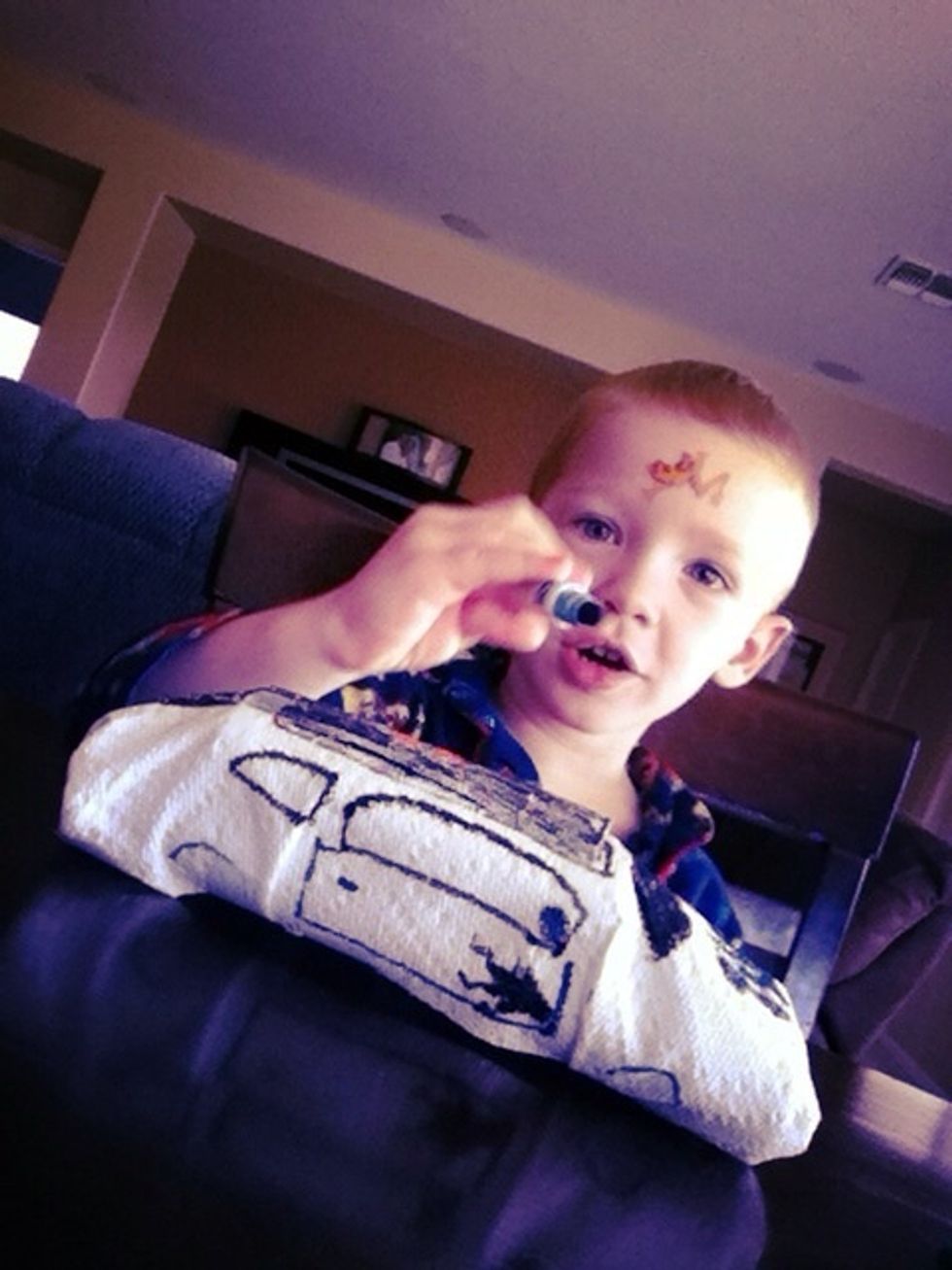 And use markers to decorate your car just like it! Get creative & use glitter or stickers. Whatever your child likes. PS: Stick a tattoo on your child's forehead :)