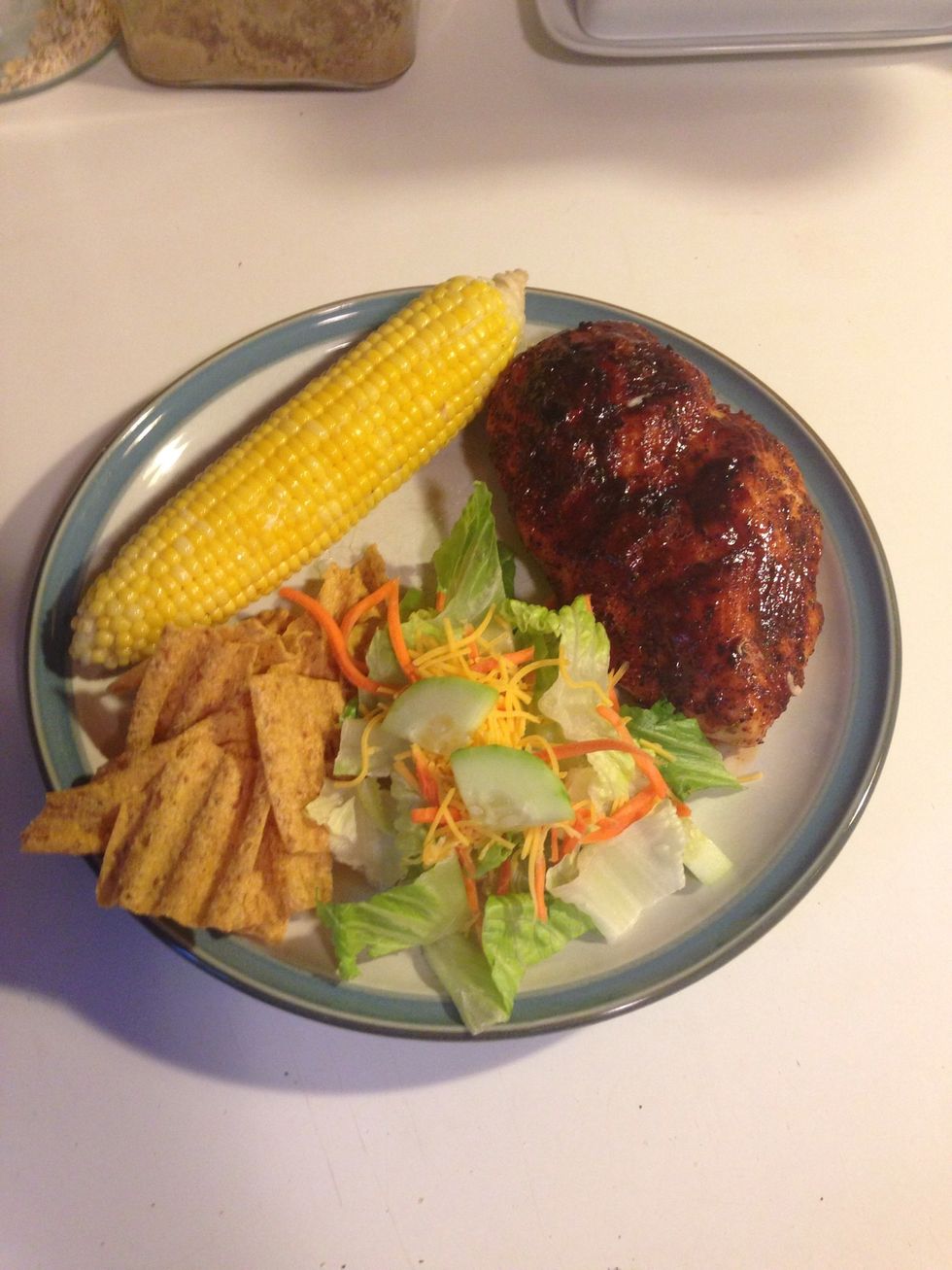 And viola! Add some sides, and you're ready to go. I hope you enjoyed, make sure to check out my other Snapguides for some other great recipes.