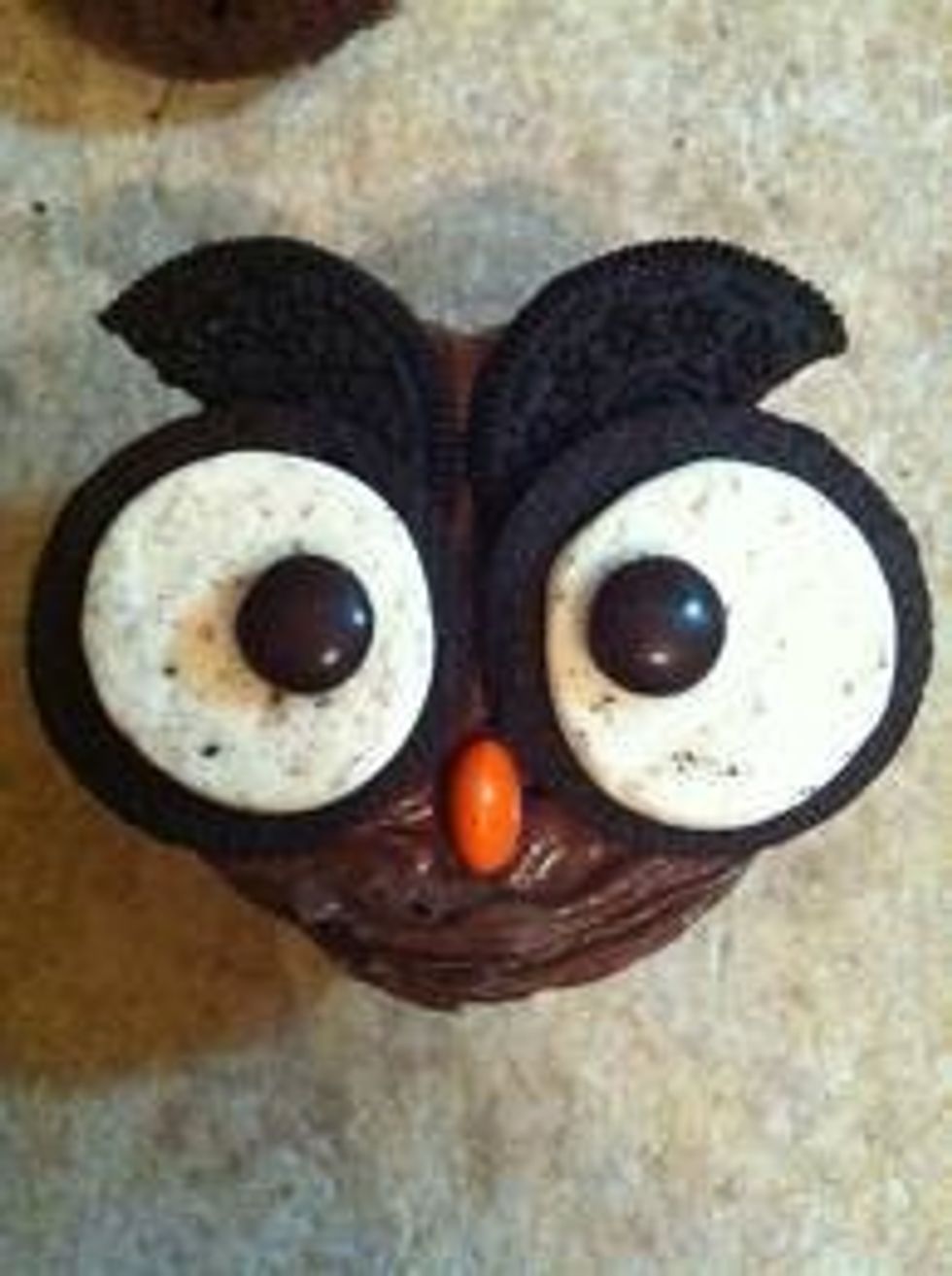 ... And VOILA !!!! Here is how my creation looked like ! Hope you enjoy your delicious cupcake owl :)