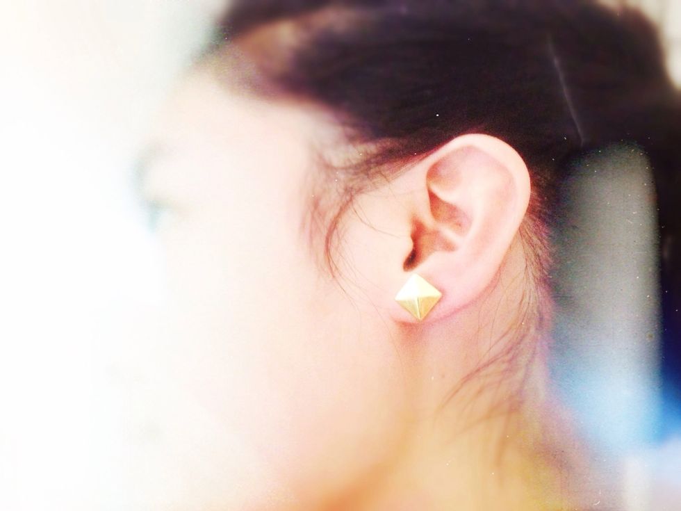 And voila~ simple and cute studded studs! These will add a tiny touch of toughness to any outfit :)