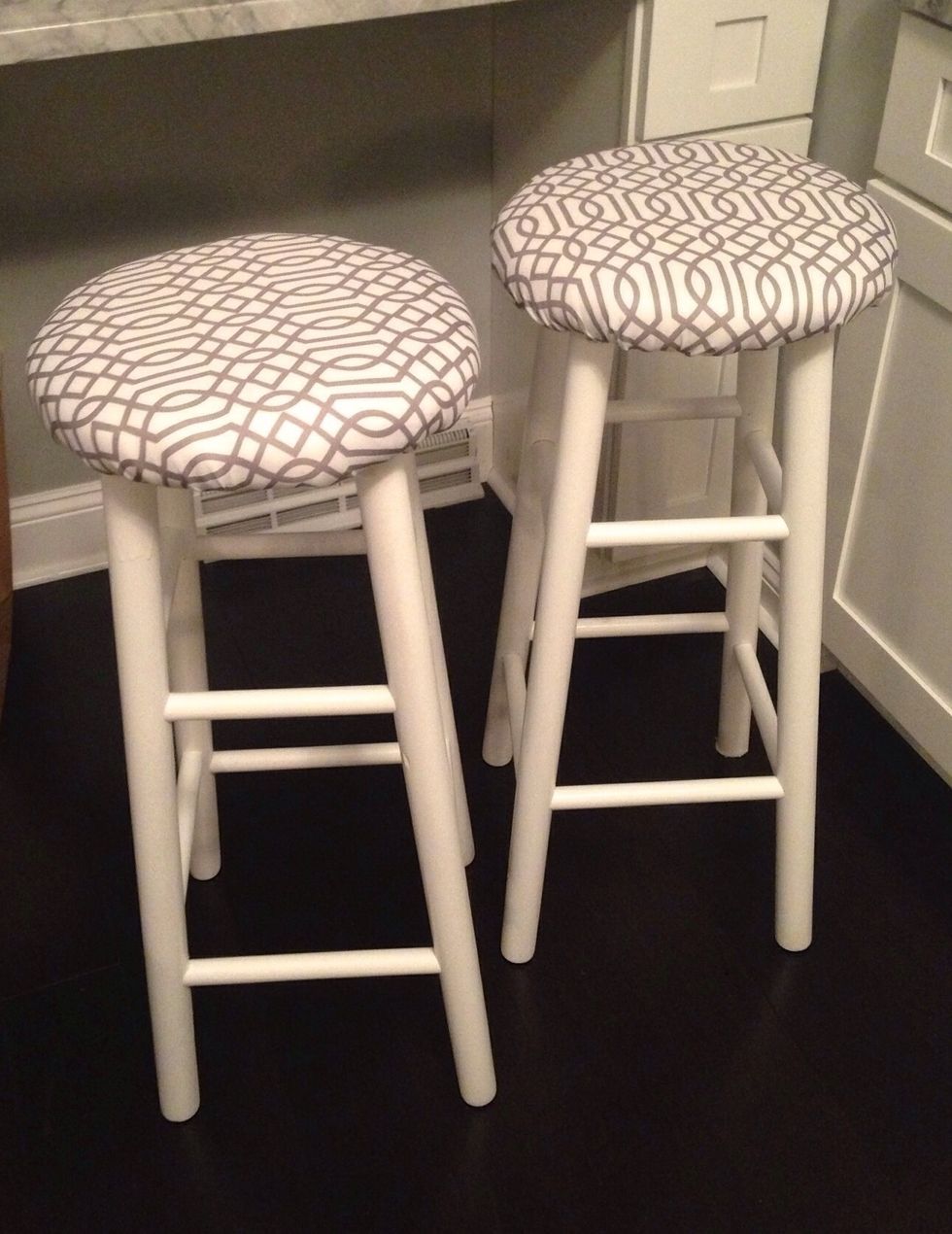 And voila! Updated and comfortable bar stools!