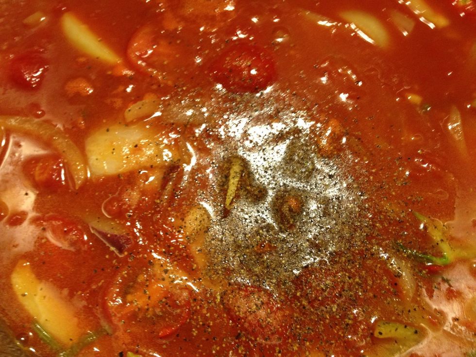 And water, salt ans pepper boil about 1h and add meat, beans and paprika. Boil 1h low heat
