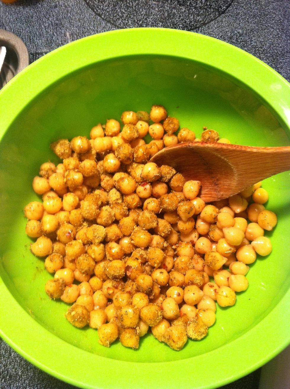 ......and your choice of seasoning mix. I used Italian mix here, but you can choose whatever you want. The ranch seasoning mix is also very good \ud83d\ude0b. You can find these in the salad dressing isle.