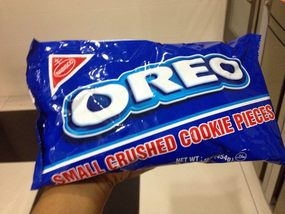 And your crushed cookies. Graham crackers, or any cookies would work just fine. As long as their crushed up.