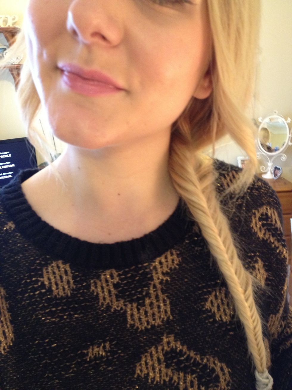 And your done! Your fishtail plait is complete!
