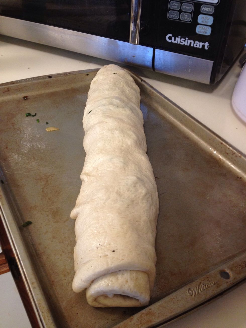 And your roll should look like this. I aline the roll in the middle to give room to rise.